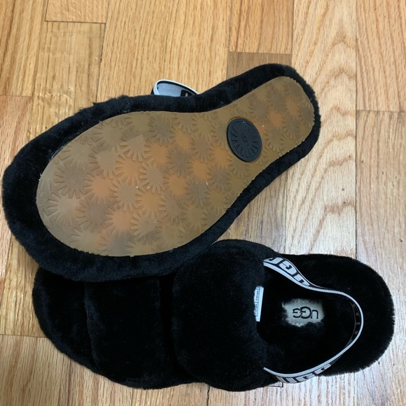 Ugg “Fluff Yeah” Slides - Picture 3 of 4